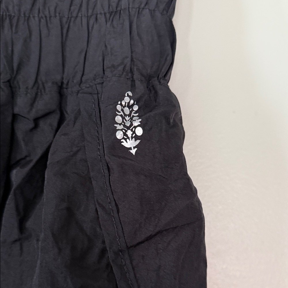 Free People movement the way home shorts black - Picture 2 of 7
